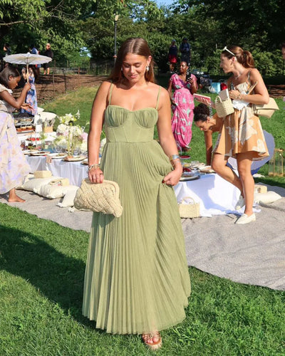Olivia – Feminines Kleid mit romantischem Flair