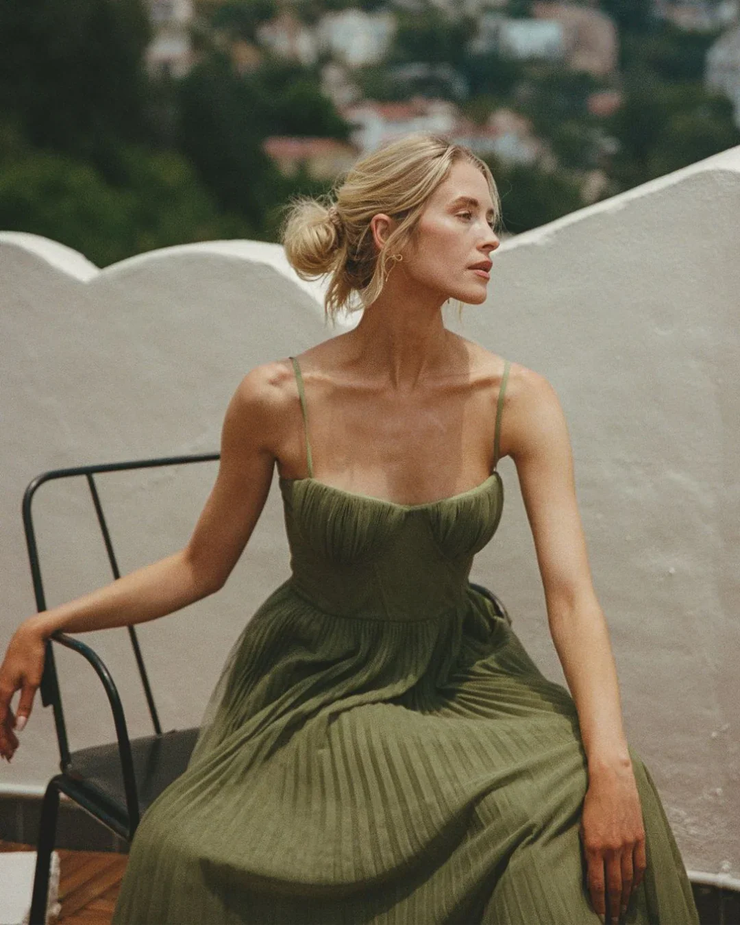 Olivia – Feminines Kleid mit romantischem Flair