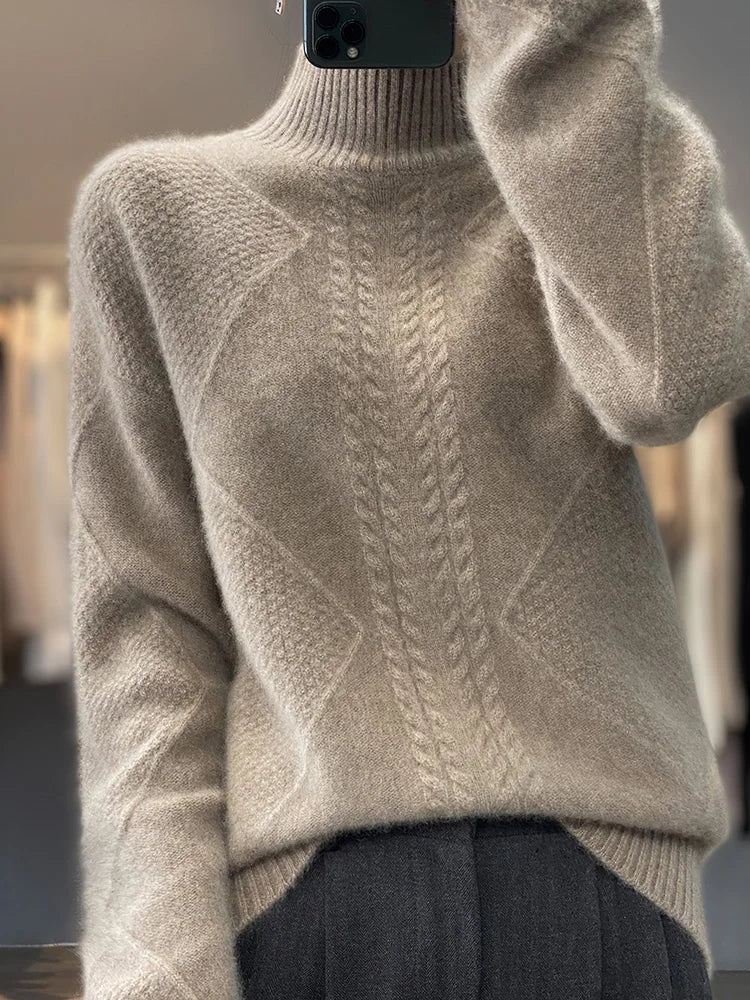 UTE – Eleganter Strickpullover mit hohem Kragen