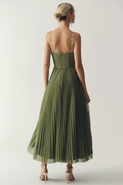 Olivia – Feminines Kleid mit romantischem Flair